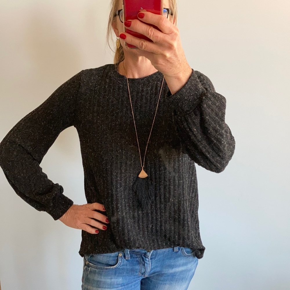 Ribbed, Puff Sleeve Tunic Top - Picture 7 of 13